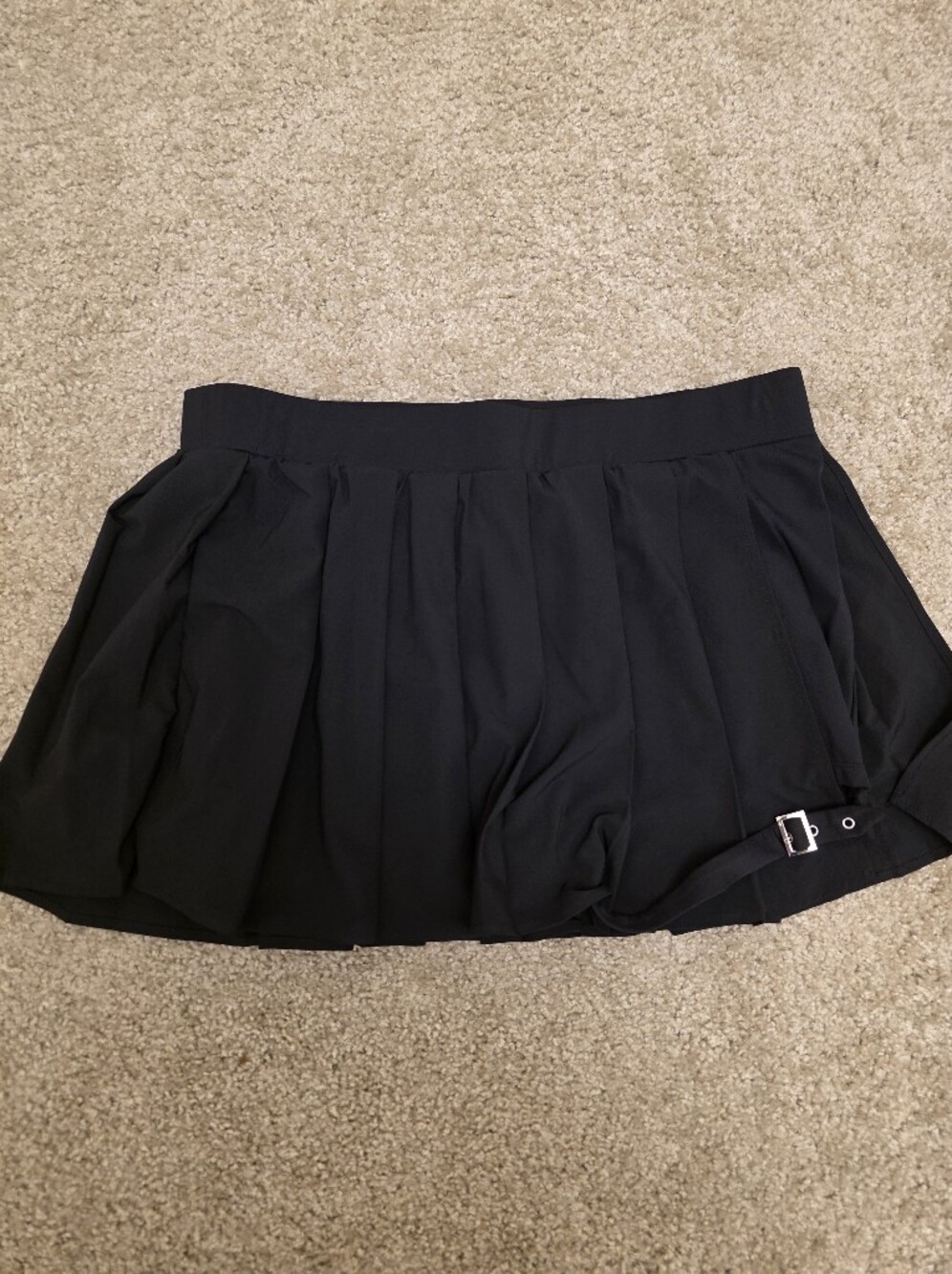 HALARA Black Pleated Skater Skort with Thigh Buckle Detail XL